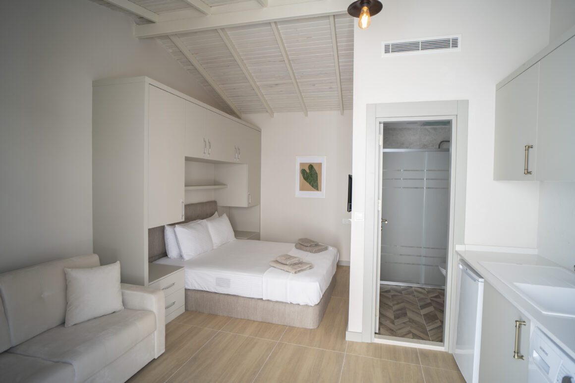 DESIGN ROOM FRENCH BALCONY