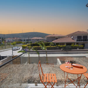 DESIGN ROOM WITH BALCONY