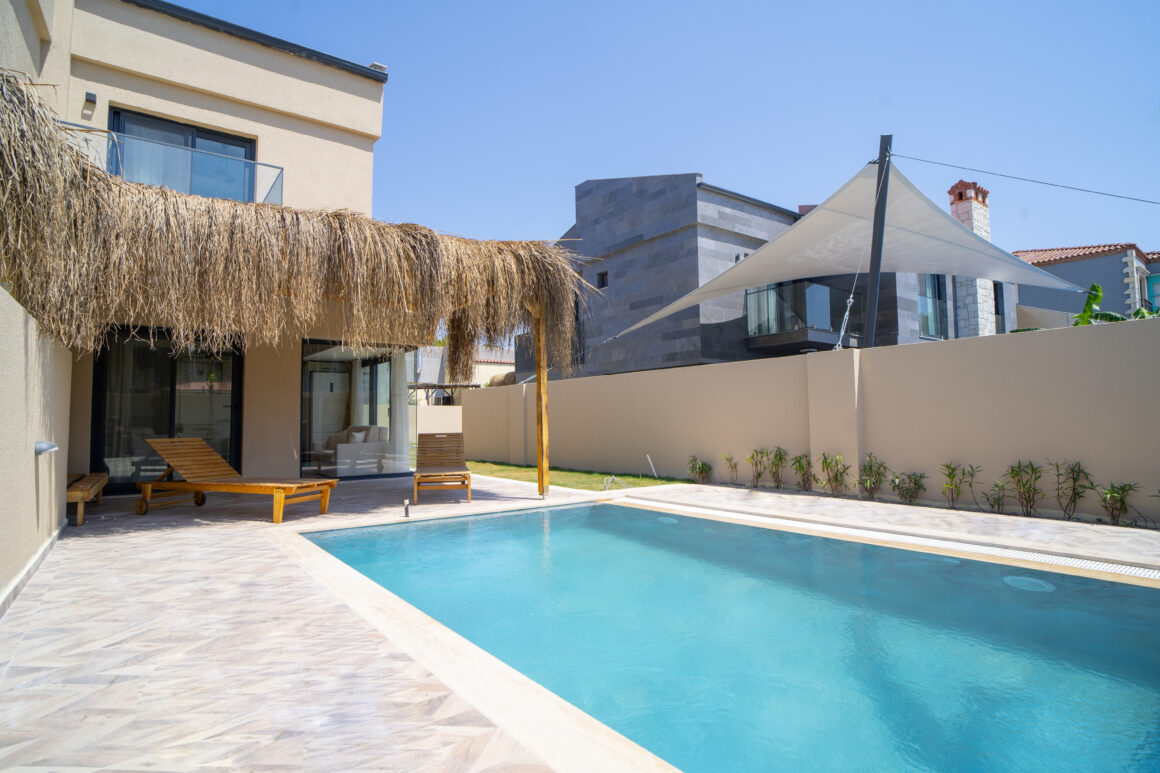 1+1 KING SUIT AND PRIVATE POOL