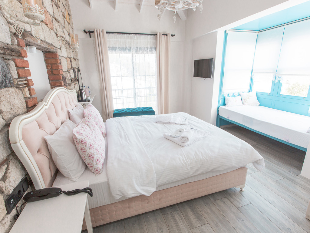 PREMIUM ROOM CUMBALI FRENCH BALCONY