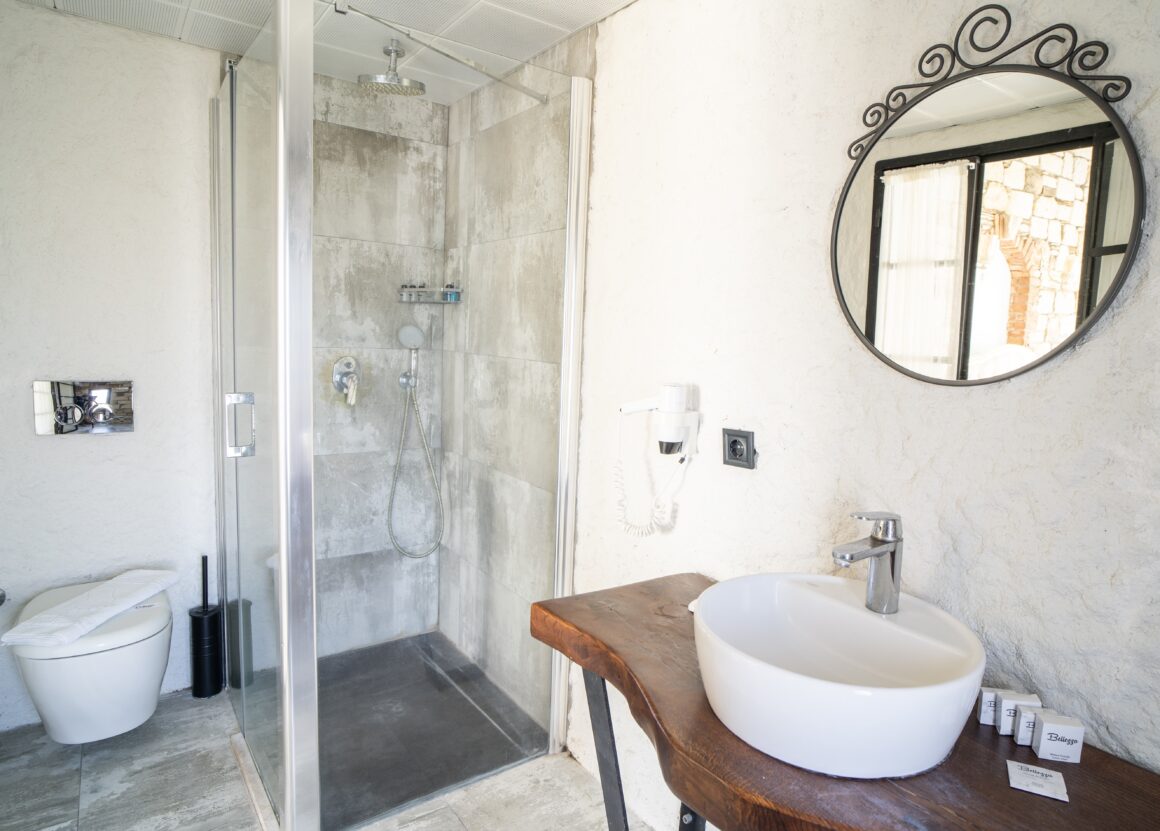 PREMIUM ROOM CUMBALI FRENCH BALCONY